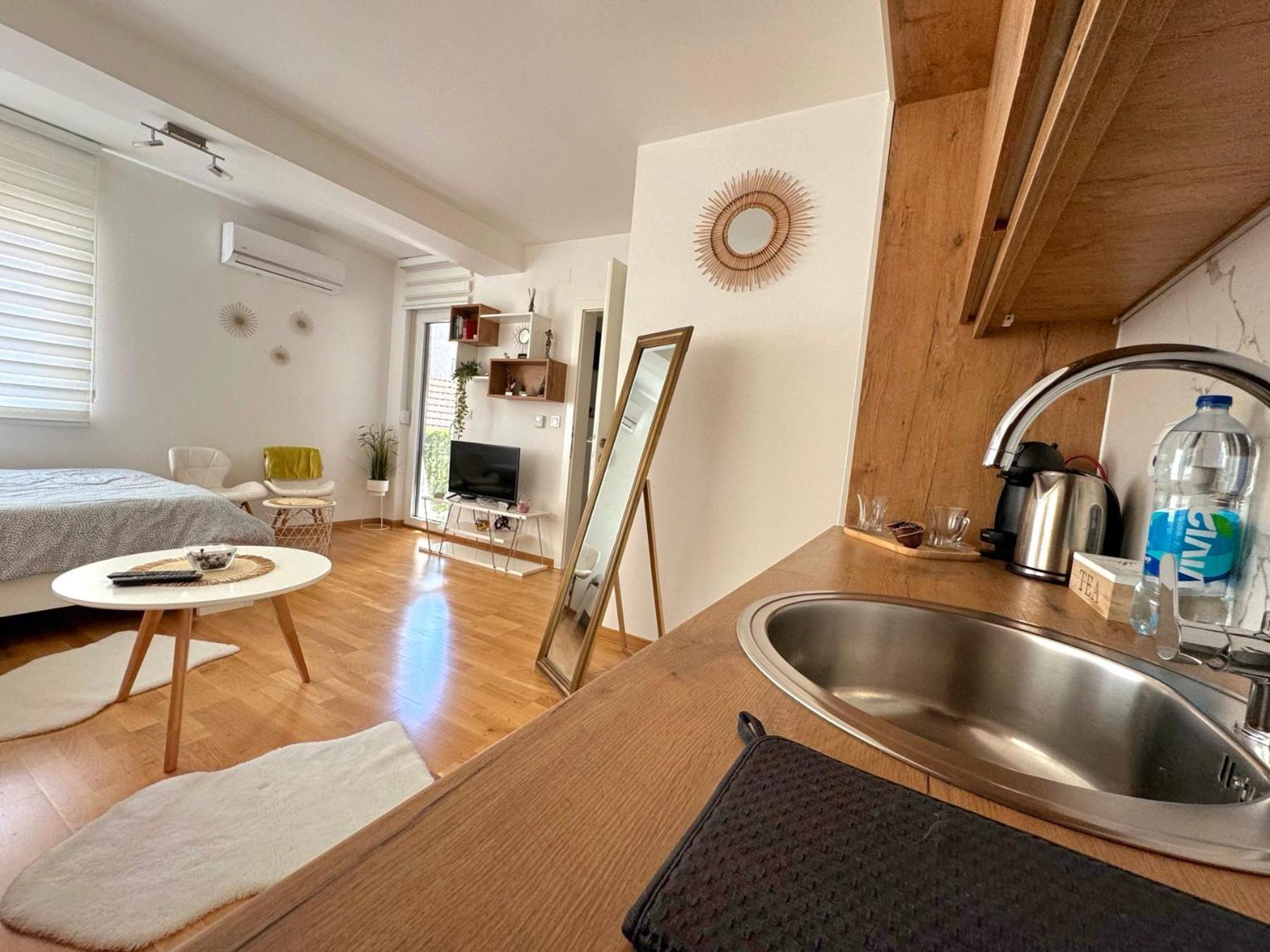 Afrika Apartment Брчко Экстерьер фото
